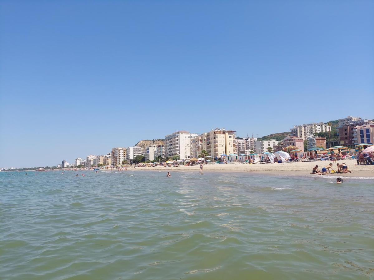 Golden Beach Apartments Durrës Exteriör bild