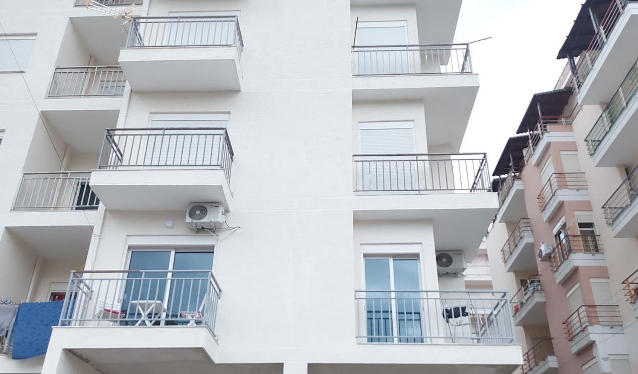 Golden Beach Apartments Durrës Exteriör bild