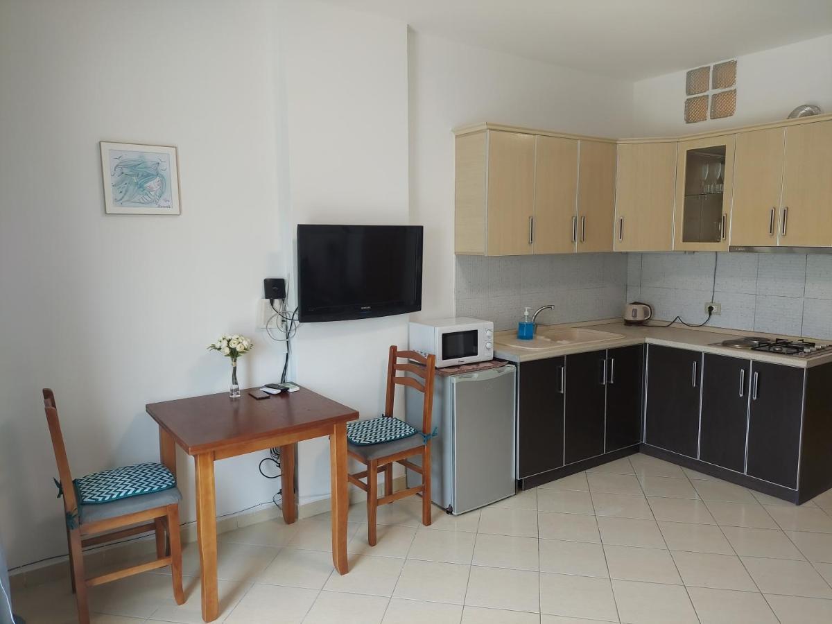 Golden Beach Apartments Durrës Exteriör bild