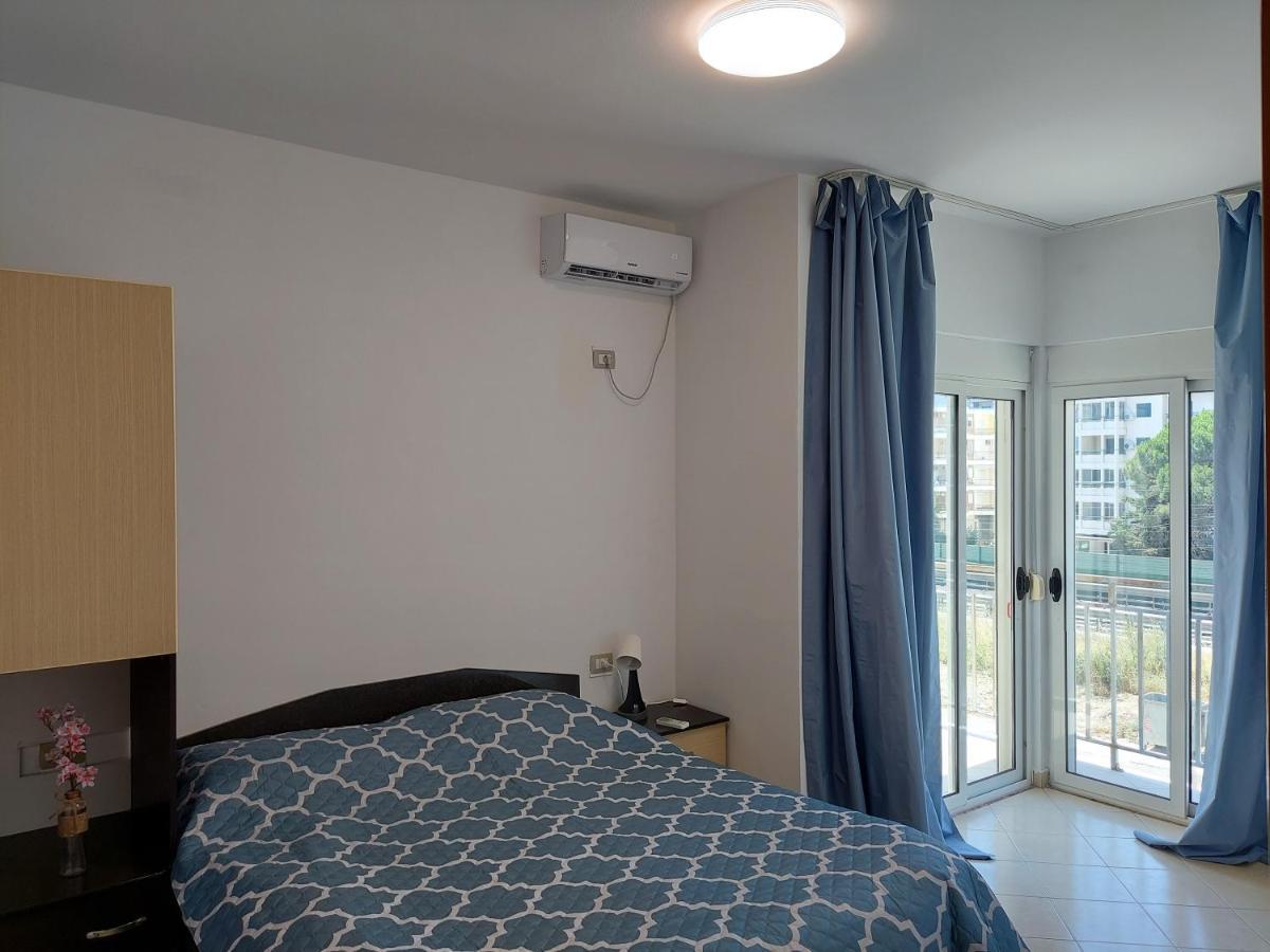 Golden Beach Apartments Durrës Exteriör bild